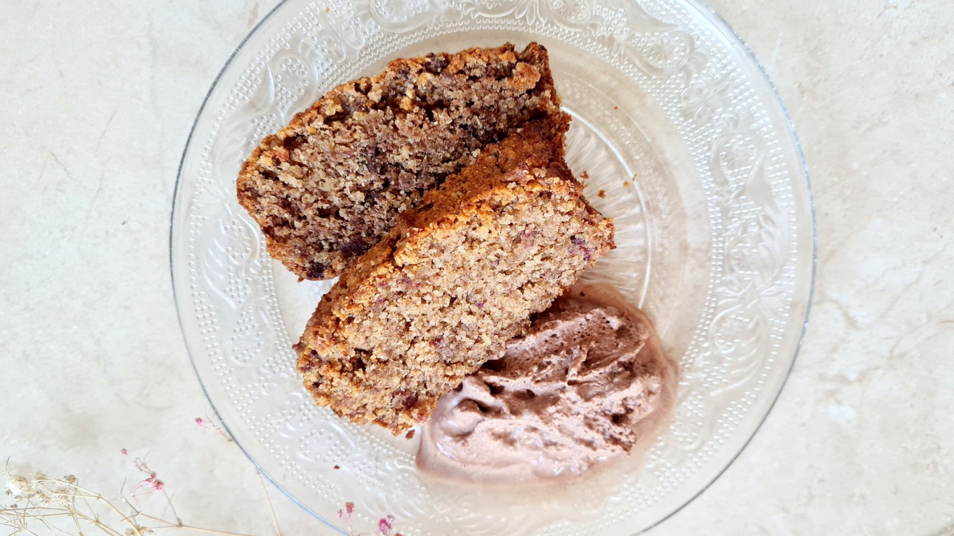 Dattel Haselnusskuchen ohne Industriezucker